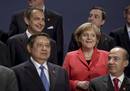 Zapatero junto a la canciller alemana, Angela Merkel, durante la foto de familia de la cumbre del G-20