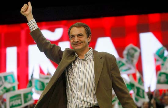Zapatero pide a Rajoy propuestas contra la crisis