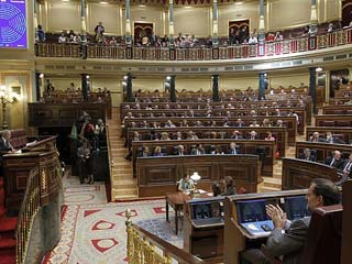 Ver v&iacute;deo  'Zapatero y Rajoy est&aacute;n satisfechos tras los resultados de la votaci&oacute;n sobre la reforma constitucional'