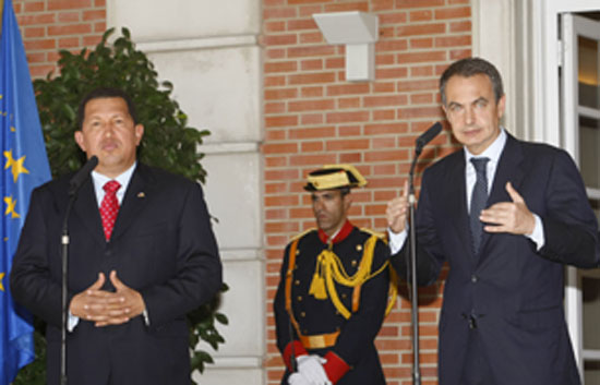 Zapatero recibe a Ch�vez en La Moncloa
