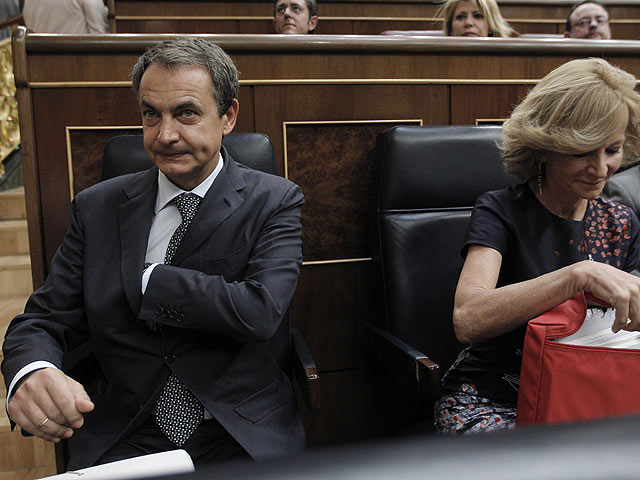 Zapatero propone incluir en la Constituci&oacute;n una regla para limitar el d&eacute;ficit y la deuda
