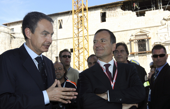 Zapatero se compromete con Africa en la Cumbre del G-8