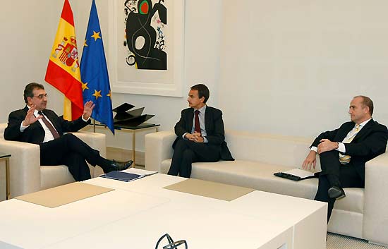 Zapatero se re�ne con el sector del autom�vil