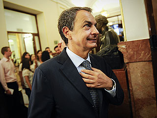 Ver v&iacute;deo  'Zapatero se siente "satisfecho" porque la reforma constitucional es "muy importante" para Espa&ntilde;a'