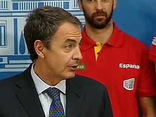Ver v&iacute;deo  'Zapatero: "Sois leyenda"'