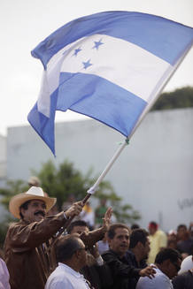 Zelaya regresa a Honduras, a la embajada de Brasil