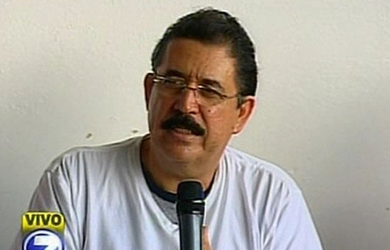 Manuel Zelaya asegura que sigue siendo el presidente de Honduras
