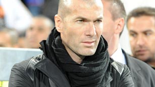 Ver vídeo 'Zidane: "Creo que Cristiano seguirá en el Real Madrid"'