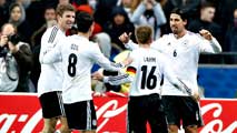 Ir al Video&nbsp;&Ouml;zil y Khedira asaltan Par&iacute;s con la selecci&oacute;n alemana
