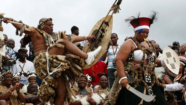 Zuma elige primera dama