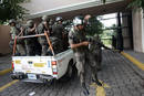 Ir a Fotogaleria &nbsp;El ej&eacute;rcito detiene al presidente en Honduras