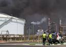 Ir a Fotogaleria &nbsp;Im&aacute;genes del incendio de una refiner&iacute;a de Cepsa en Huelva