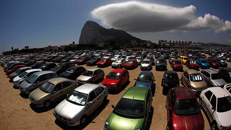 España se plantea llevar el contencioso de Gibraltar a organismos internacionales