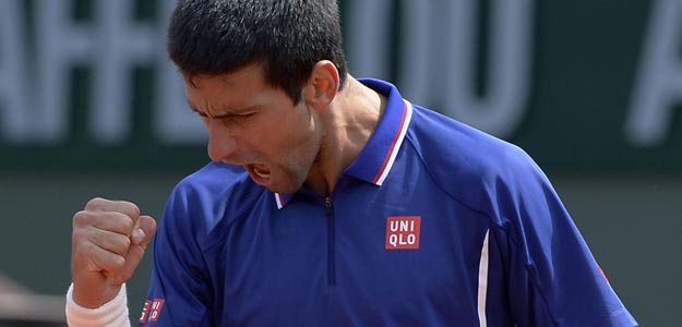 Novak Djokovic celebra un punto frente al alemán Kohlschreiber