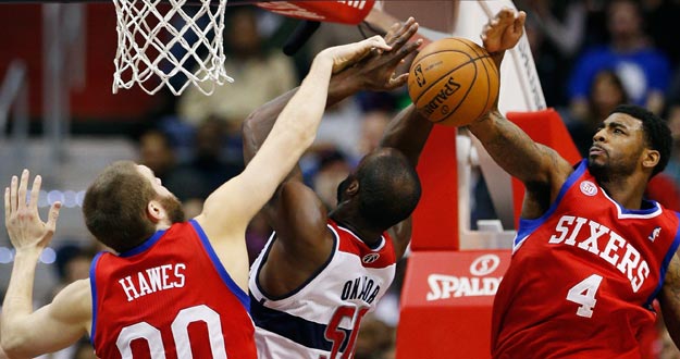 Jugadores de los Philadelphia 76ers en un partido de la NBA contra Washington Wizards