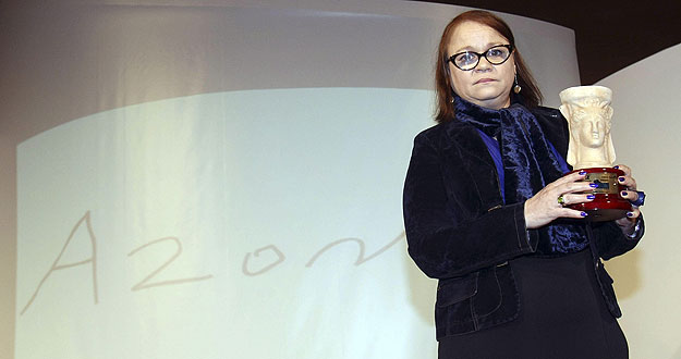 ZOÉ VALDÉS GANA EL PREMIO AZORÍN DE NOVELA POR "LA MUJER QUE LLORA"